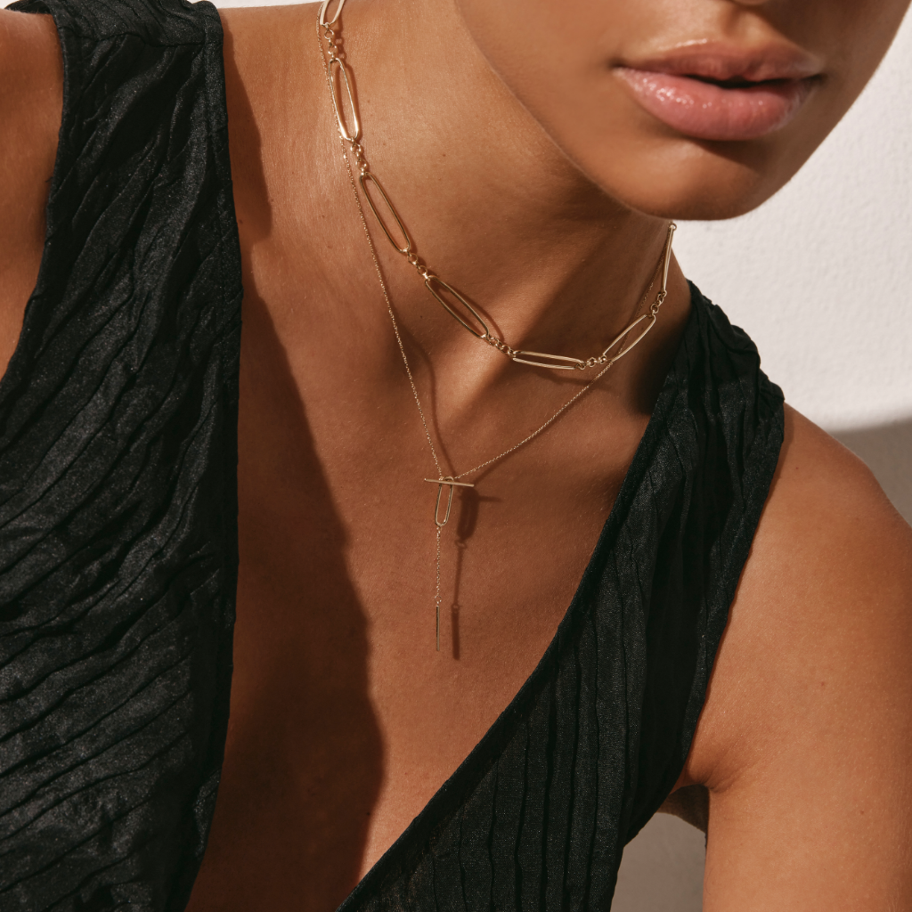 What is a Lariat Necklace and How Do You Wear One Medley