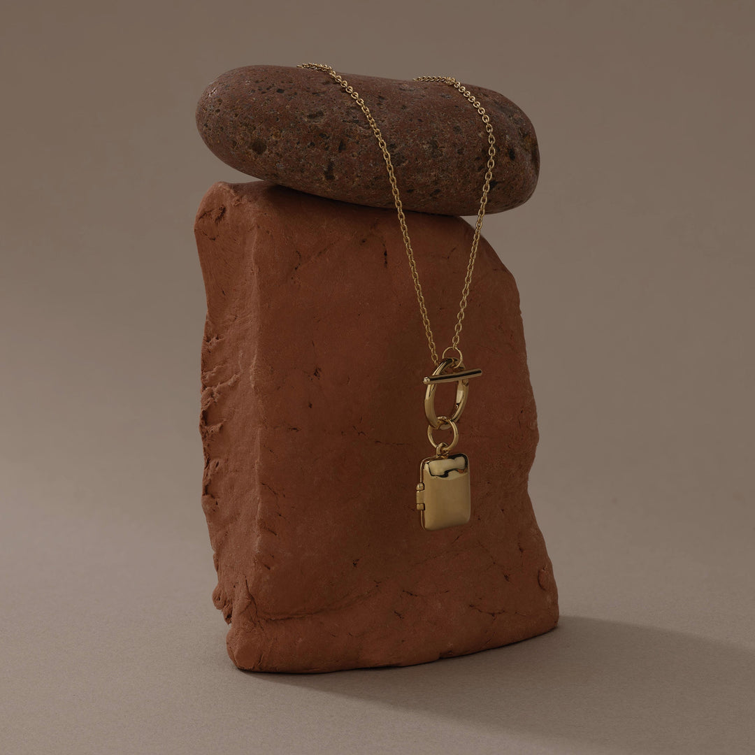 The Timeless Revival of T-Bar and Fob Chains