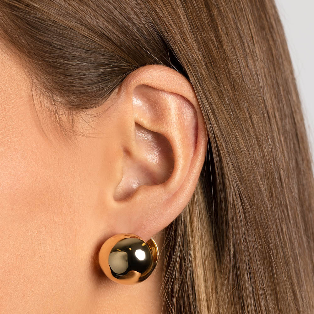 Medley Earrings Chunky Ball Huggie Earrings in Gold