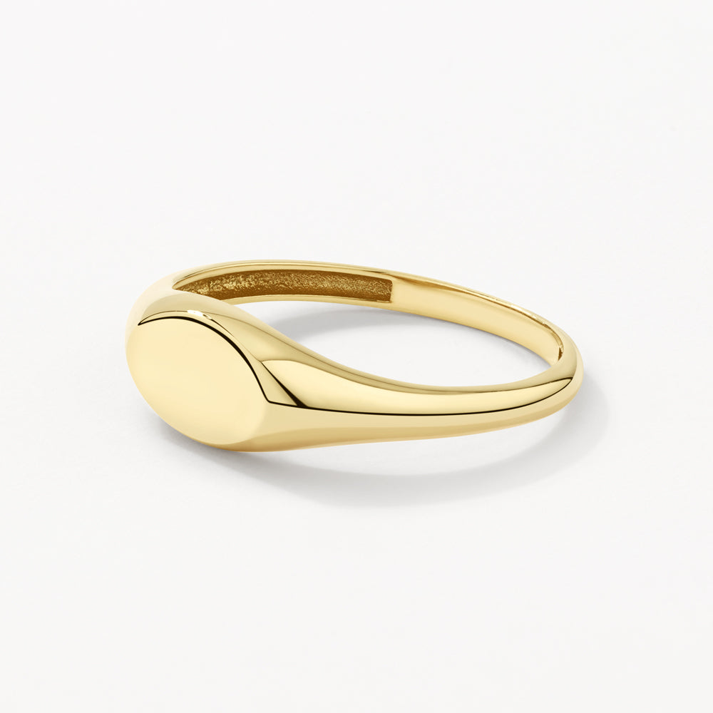 Medley Ring Engravable Oval Signet Pinky Ring in 10k Gold