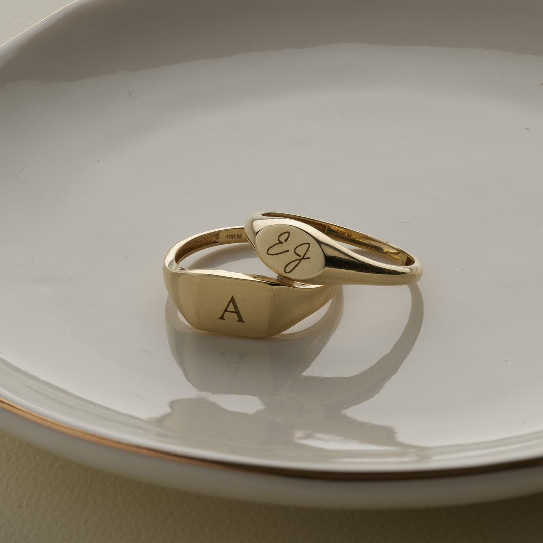 Medley Ring Engravable Rectangle Signet Pinky Ring in 10k Gold