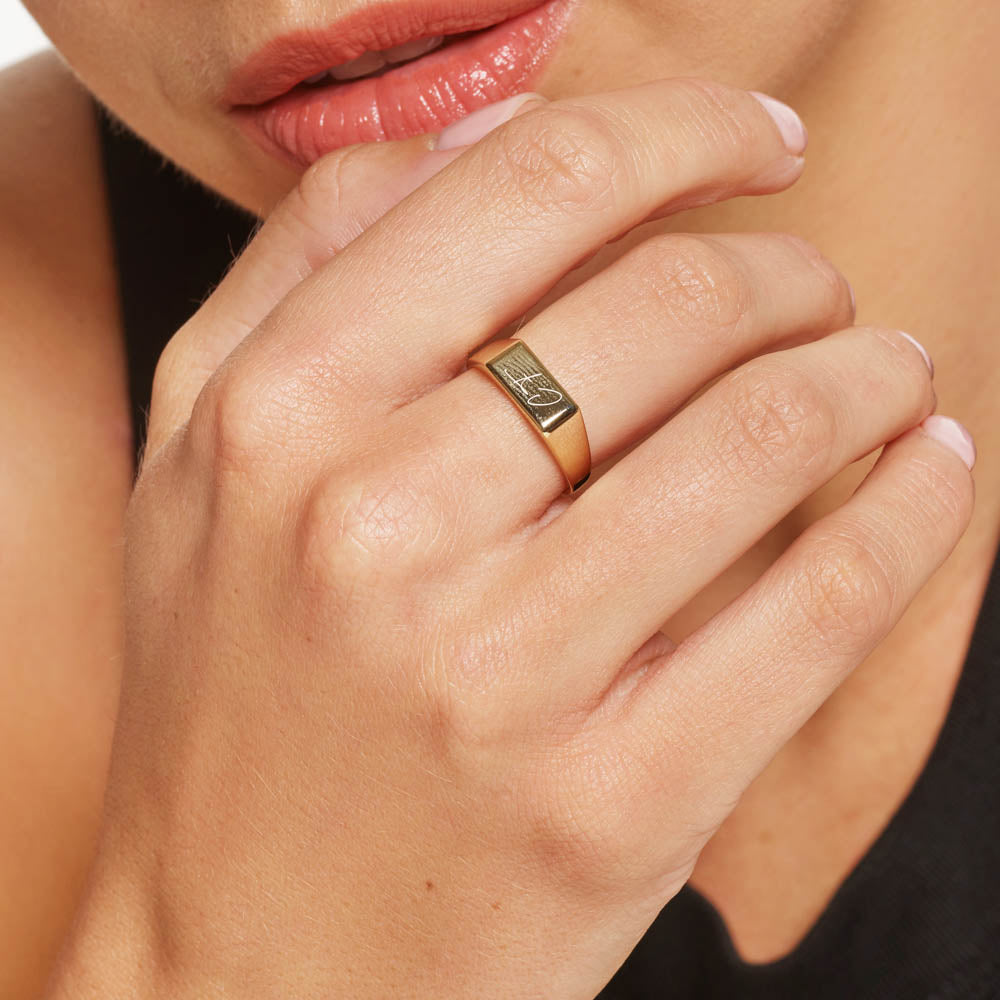 Medley Ring Engravable Rectangle Signet Pinky Ring in Gold