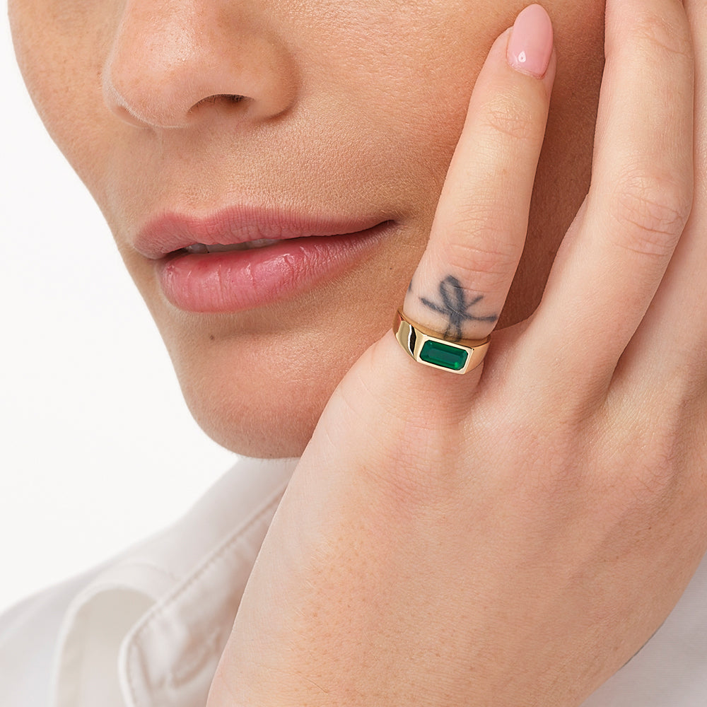 Medley Ring Green Agate Signet Pinky Ring in Gold
