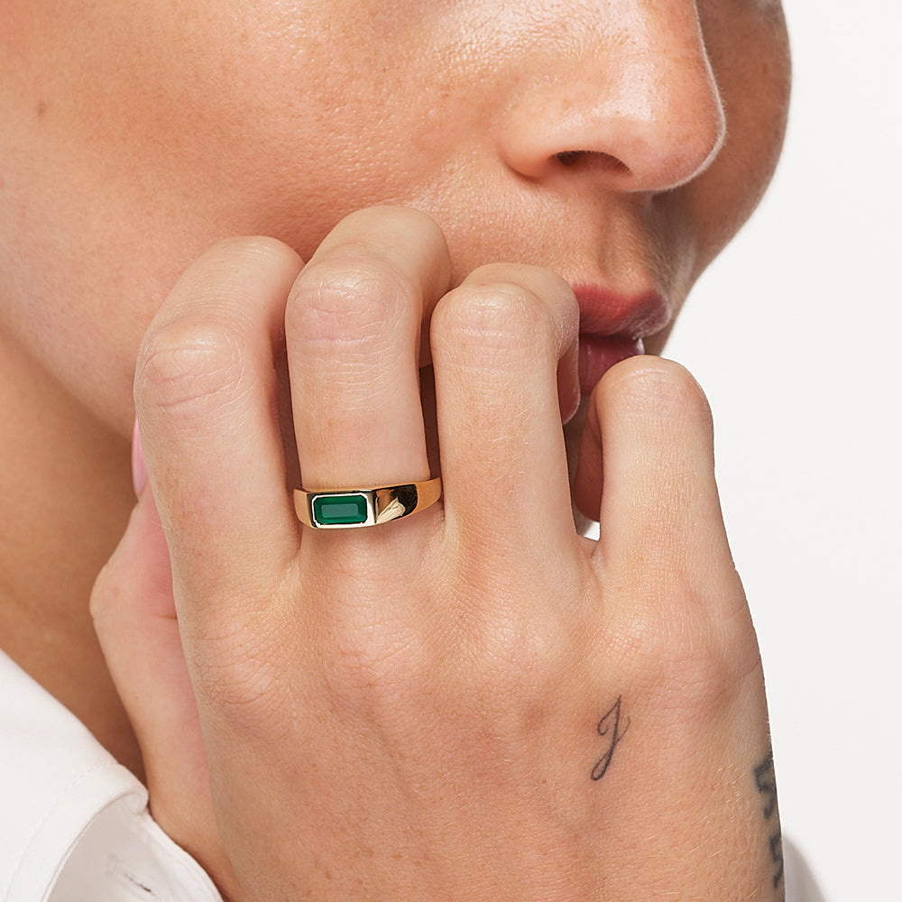 Medley Ring Green Agate Signet Pinky Ring in Gold