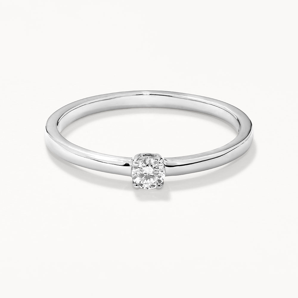 Minimal deals diamond ring