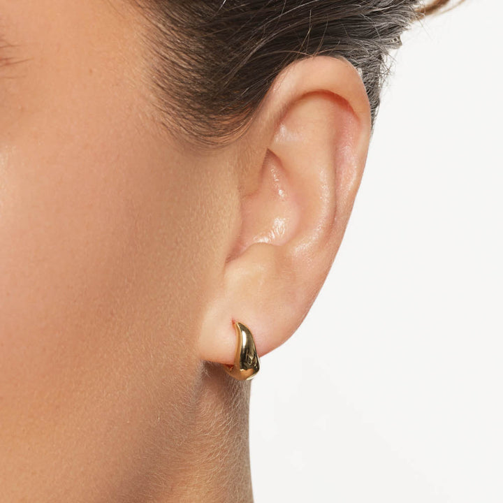 Medley Earrings Mini Wave Dome Huggies in Gold