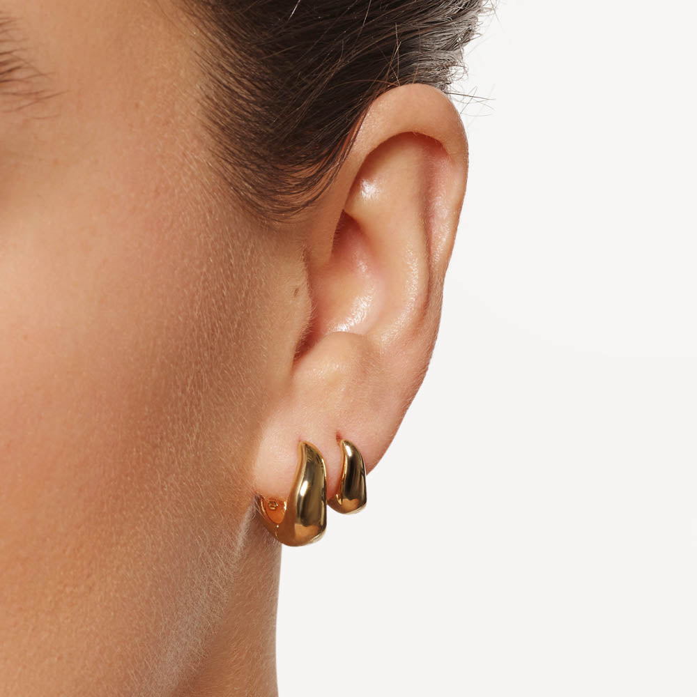 Medley Earrings Mini Wave Dome Huggies in Gold