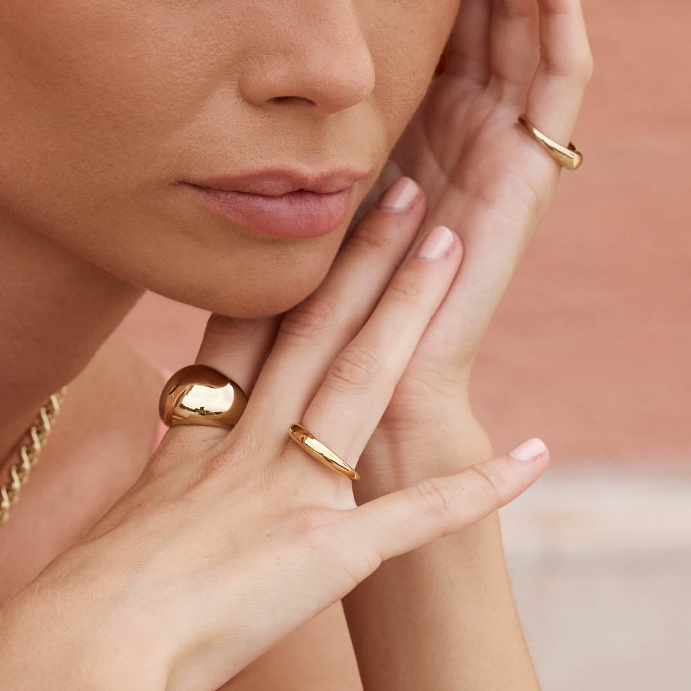 Medley Ring Slim Curve Dome Ring in Gold