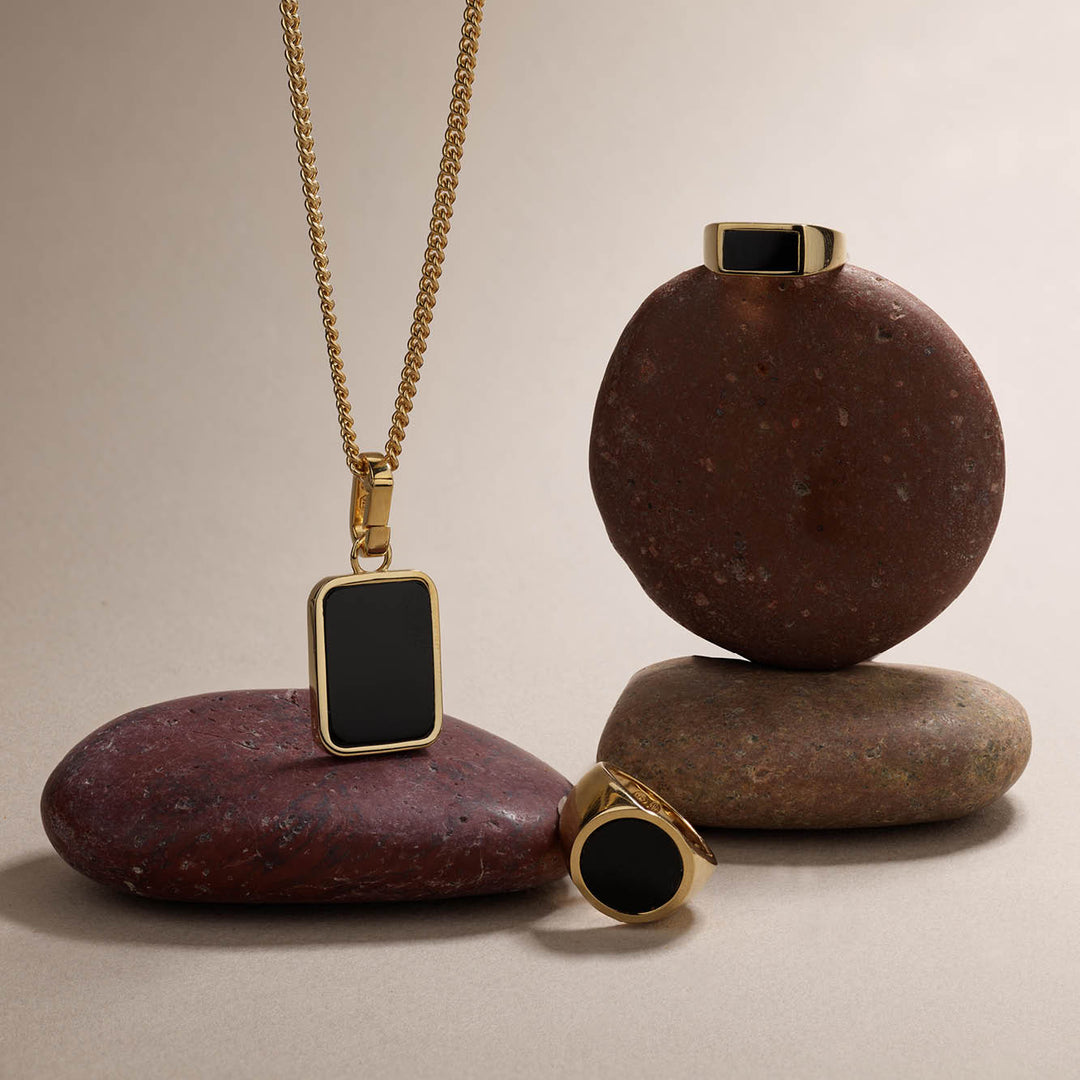 Black Onyx Unisex Curb Chain Pendant Necklace in Gold