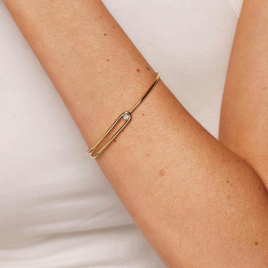 White Topaz Link Loop Bangle in Gold