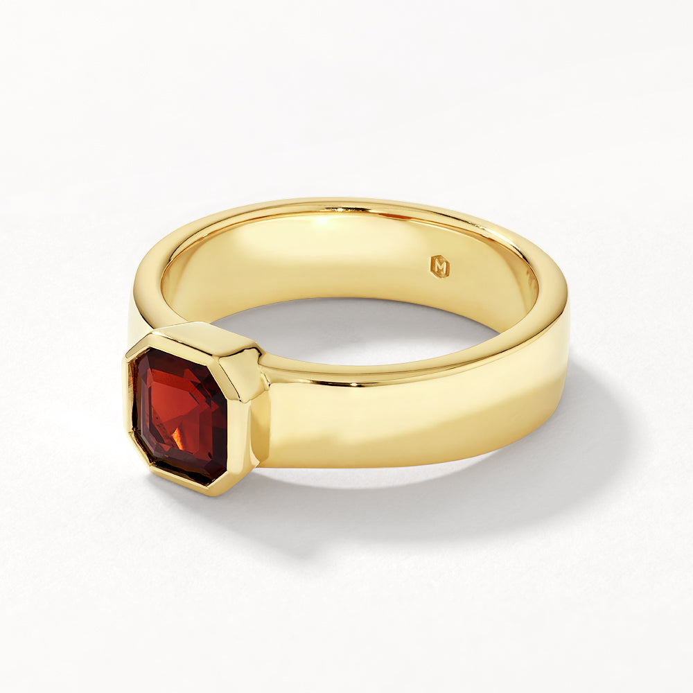 Garnet Square Bezel Cigar Band in Gold