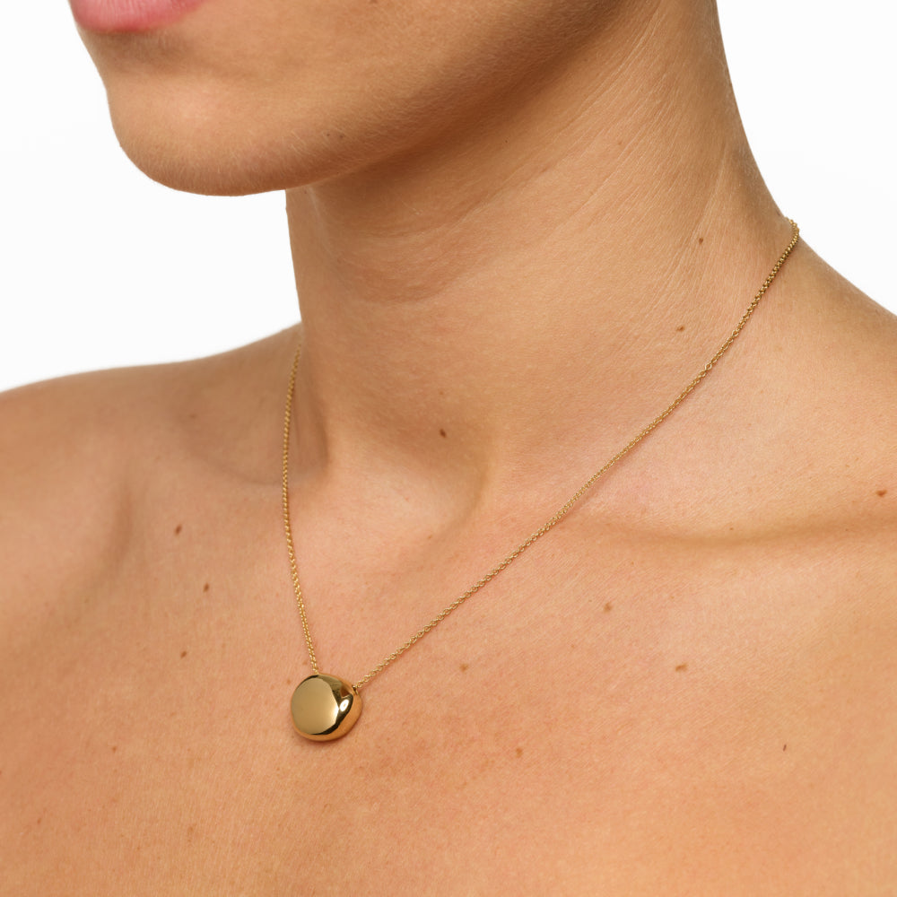 Sculpted Dome Pendant Necklace in Gold