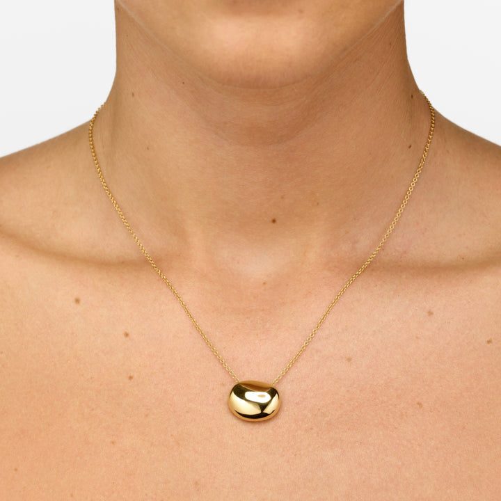 Sculpted Dome Pendant Necklace in Gold