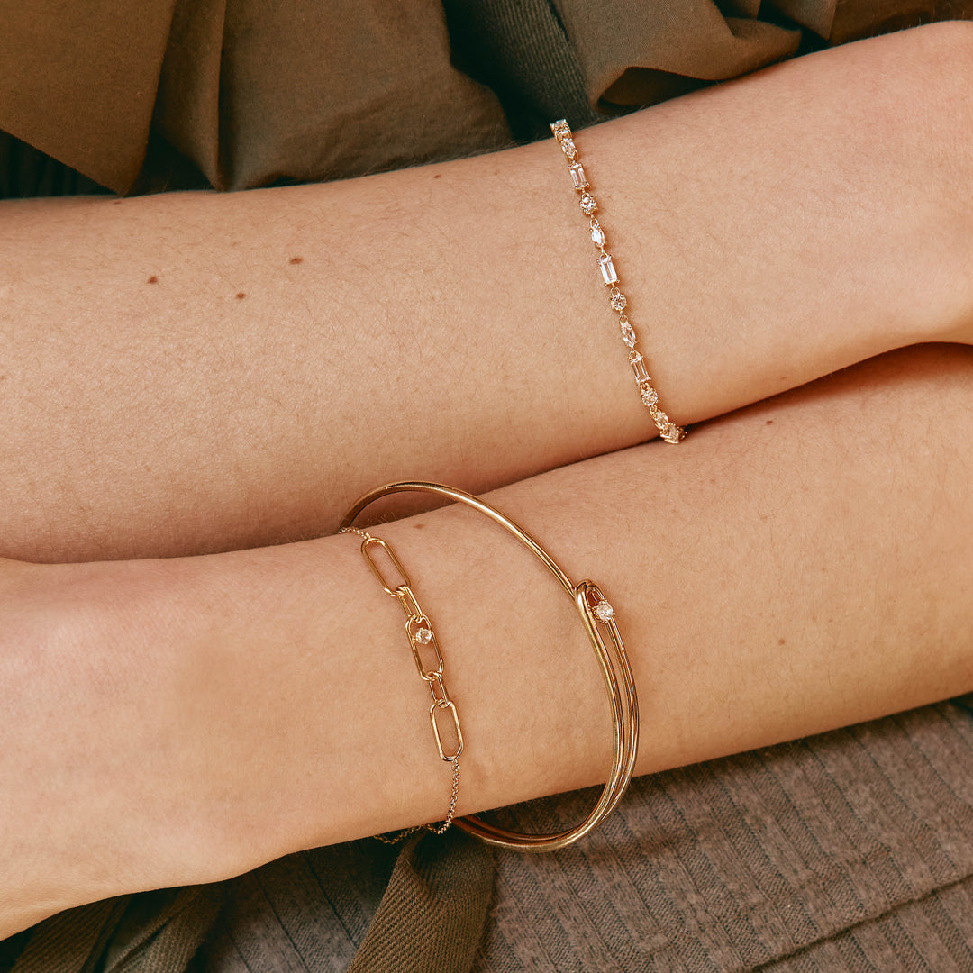 White Topaz Link Loop Bangle in Gold