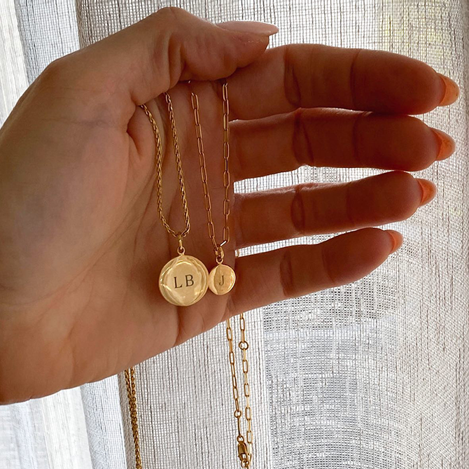 Places that engrave discount jewelry near me