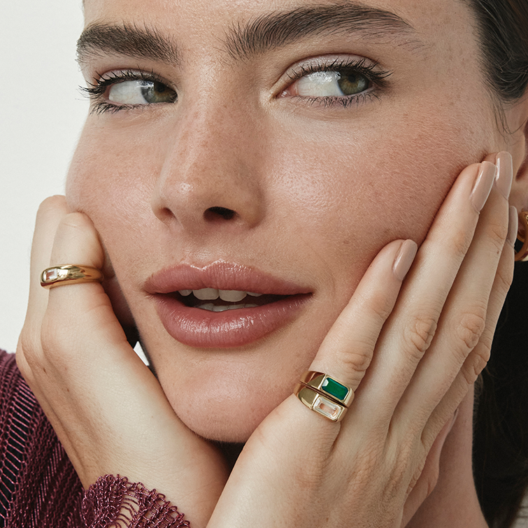 Female pinky ring discount