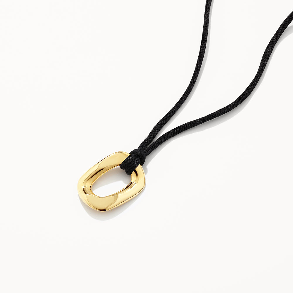 Chain Link Pendant Necklace in Gold