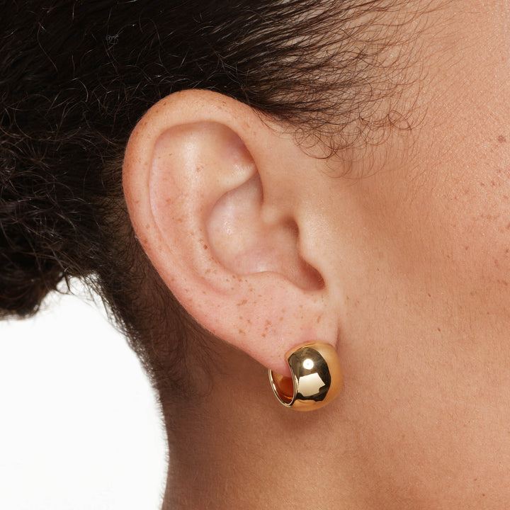 Medley Earrings Chunky Curve Hoops in Gold