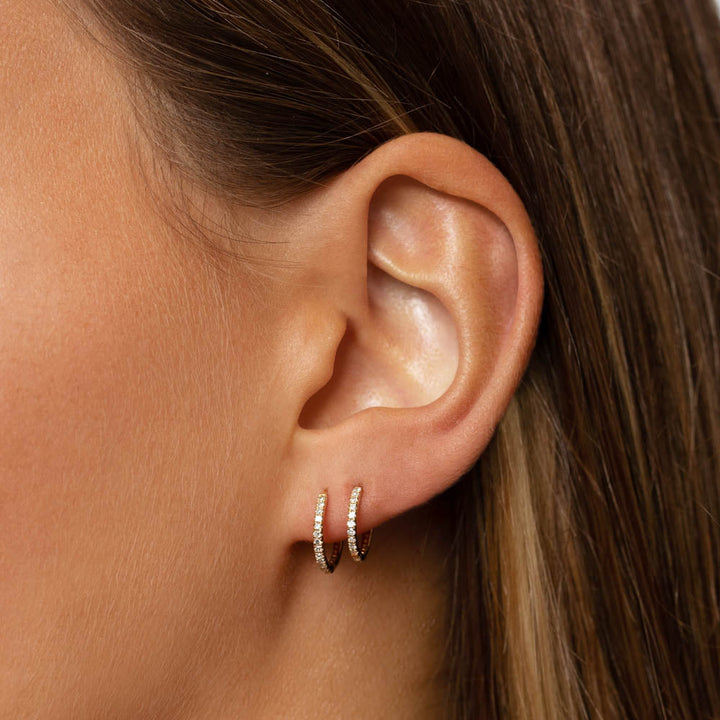 Diamond Helix Huggie Single Earring in 10k Gold