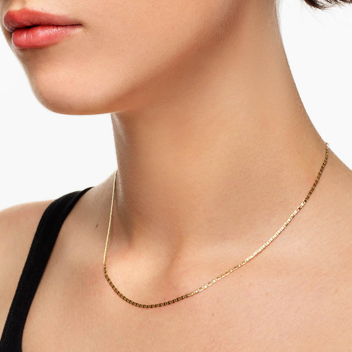 Fine Flat Anchor Chain Necklace in Gold