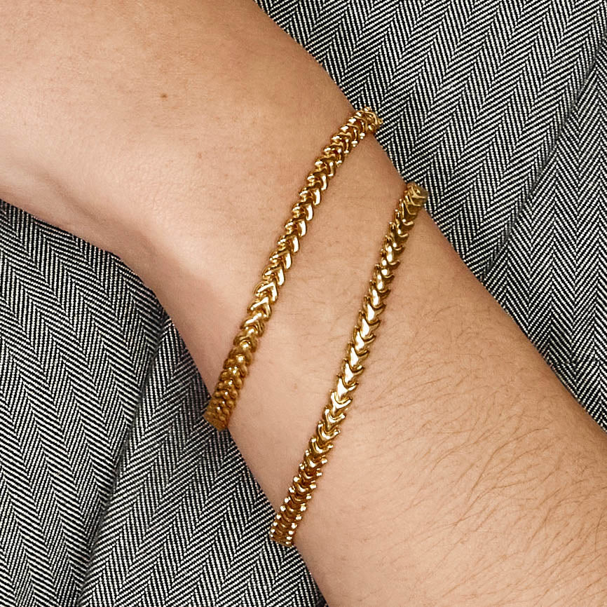 Medley Bangle/Bracelet Fishtail Chain Bracelet in Gold