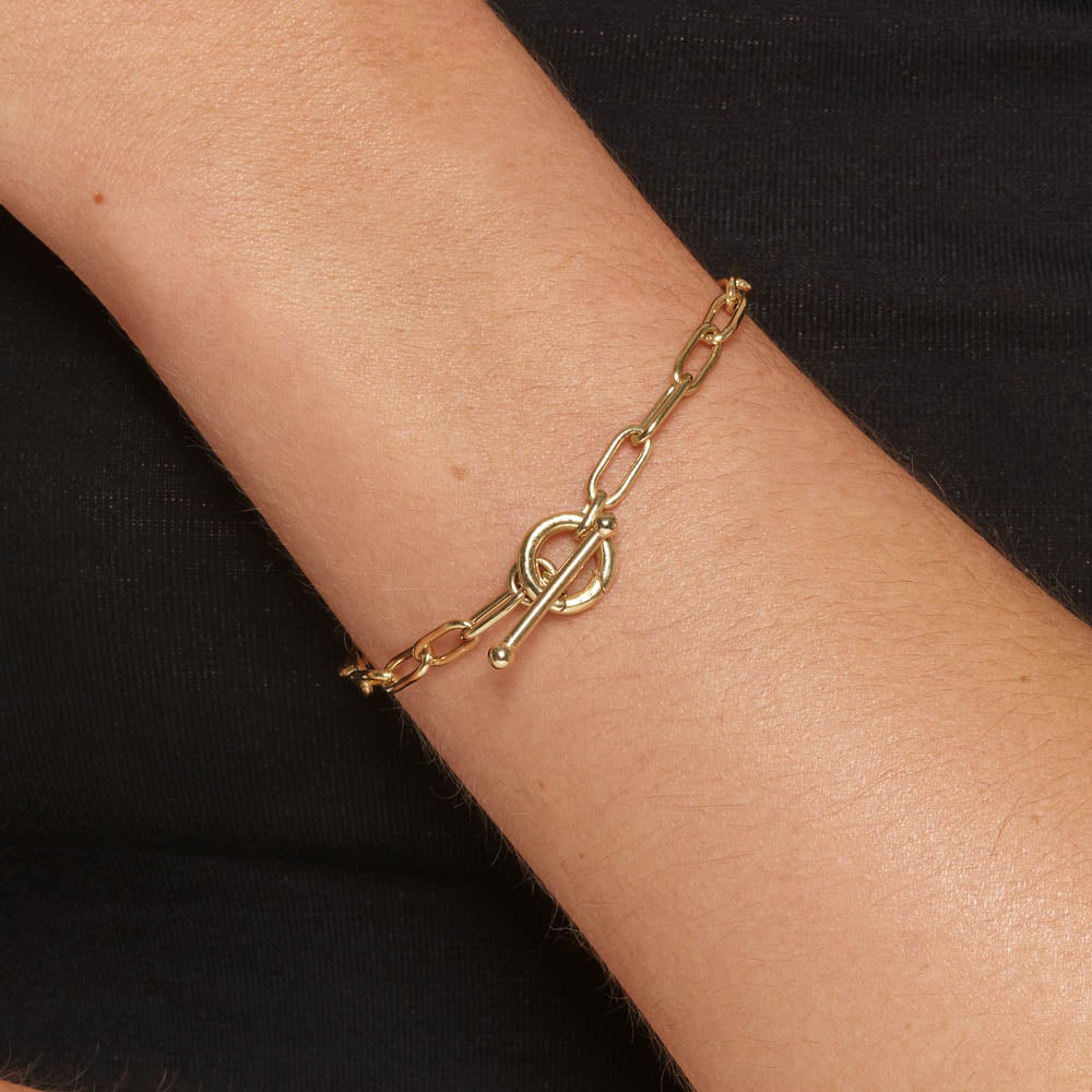 Fob Paperclip Chain Bracelet in Gold