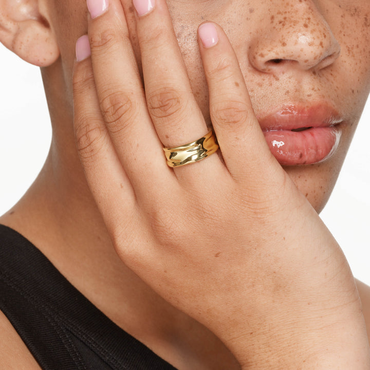 Medley Ring Organic Hammered Band Ring in Gold