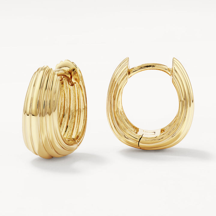 Medley Earrings Ribbed Dome Huggie Earrings in Gold