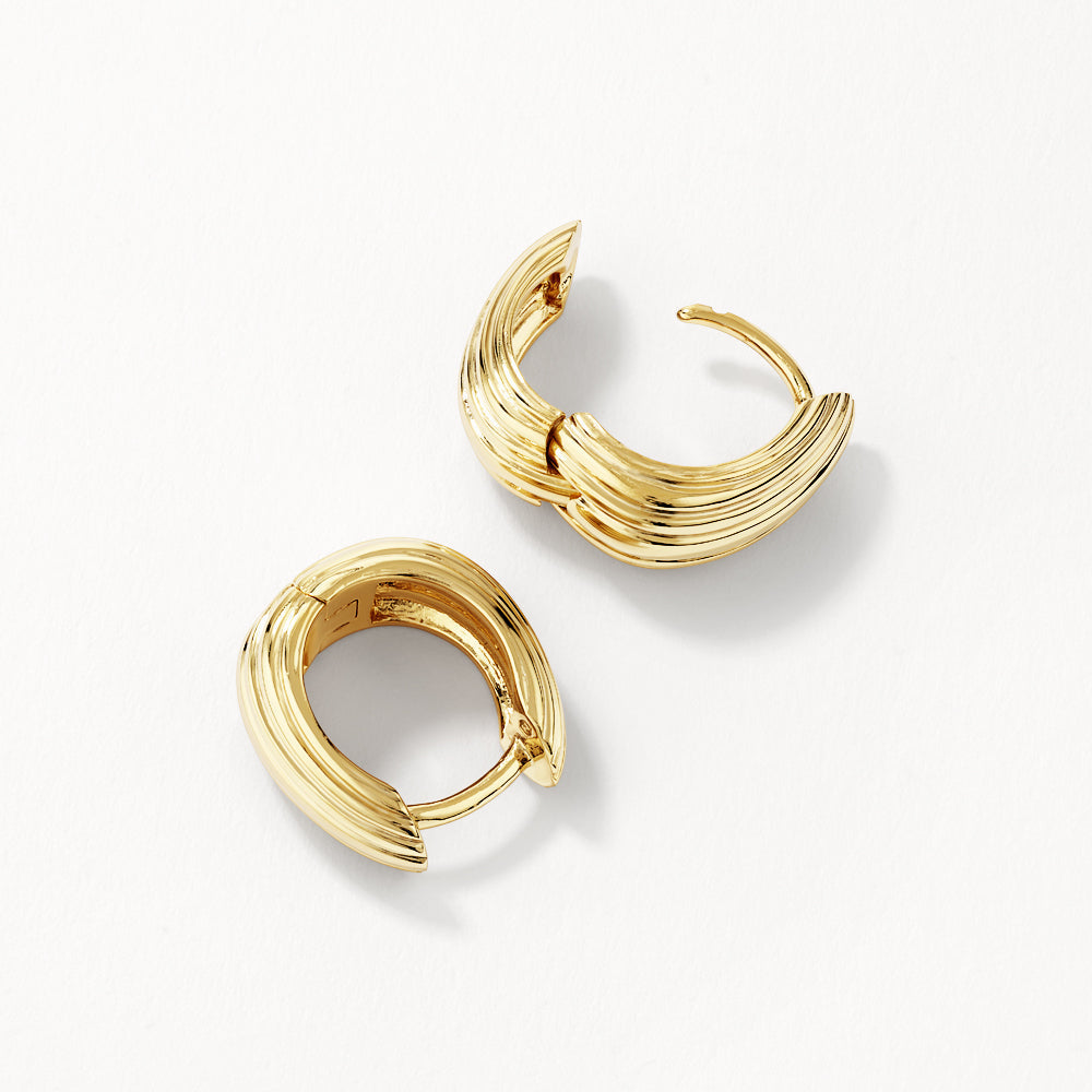 Medley Earrings Ribbed Dome Huggie Earrings in Gold