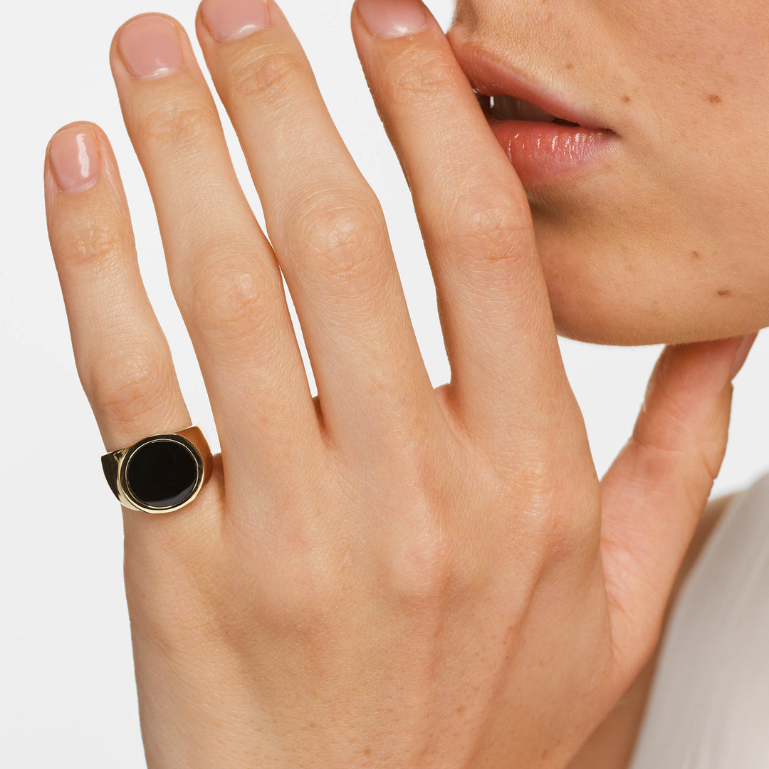 Medley Ring Round Black Onyx Unisex Pinky Ring in Gold