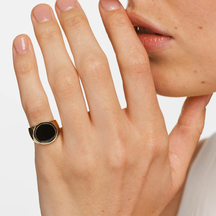 Medley Ring Round Black Onyx Unisex Pinky Ring in Gold