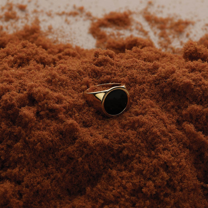 Medley Ring Round Black Onyx Unisex Pinky Ring in Gold