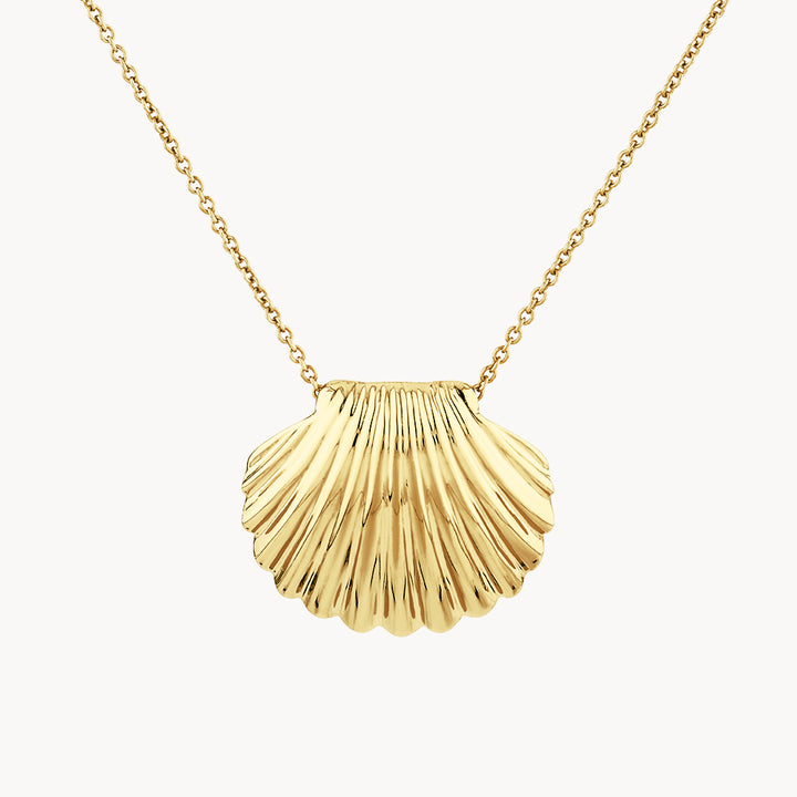 Medley Pendant Shell Pendant Necklace in Gold