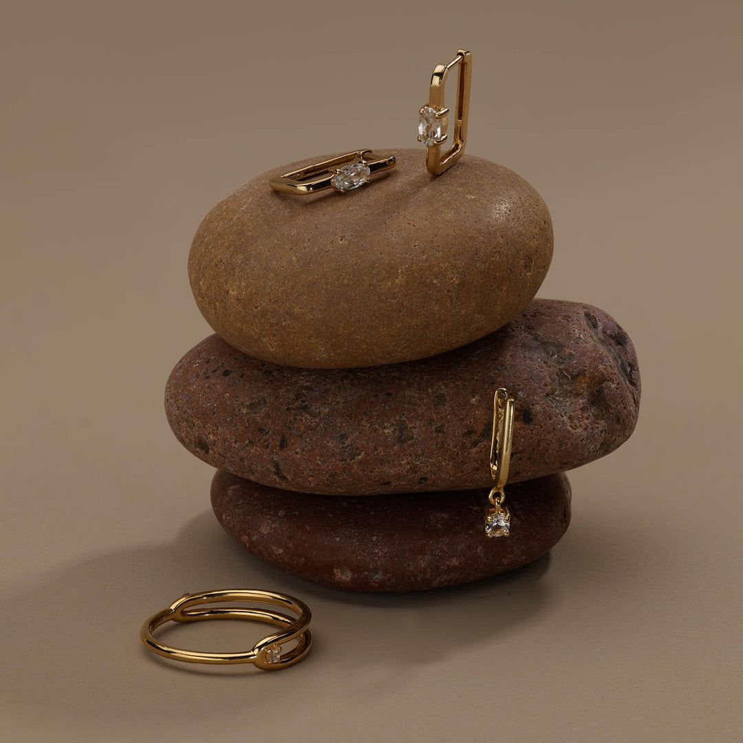 Medley Ring White Topaz Link Loop Ring in Gold