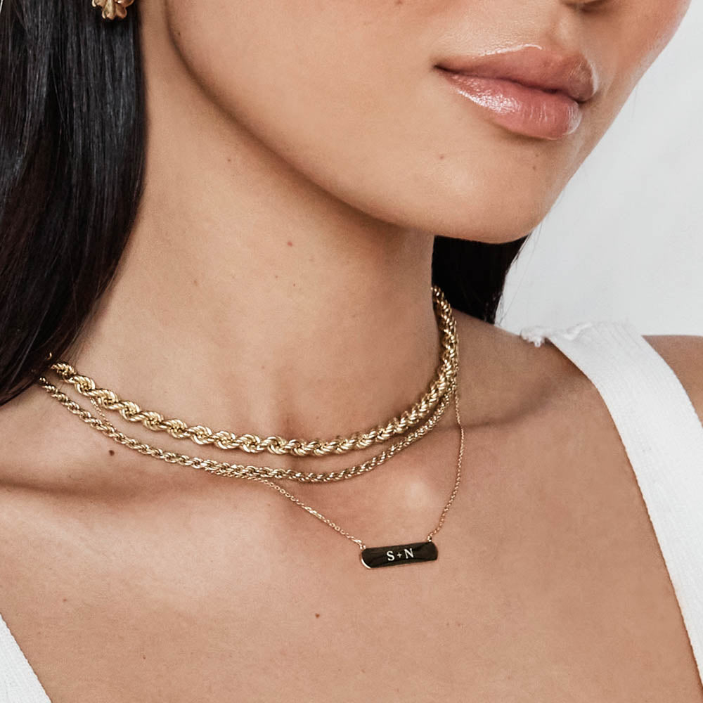 Engravable Horizontal Bar Necklace in Gold
