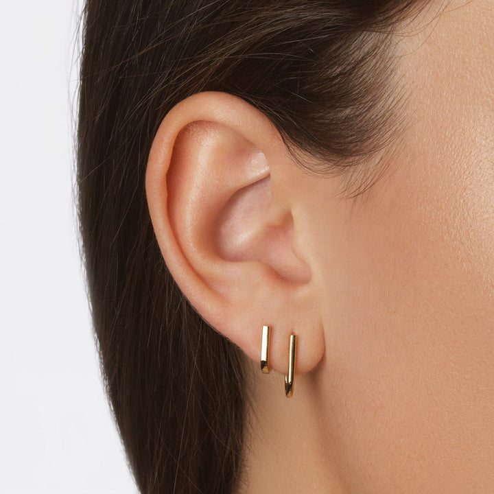 Midi Charm Paperclip Huggie Earrings in 10k Gold