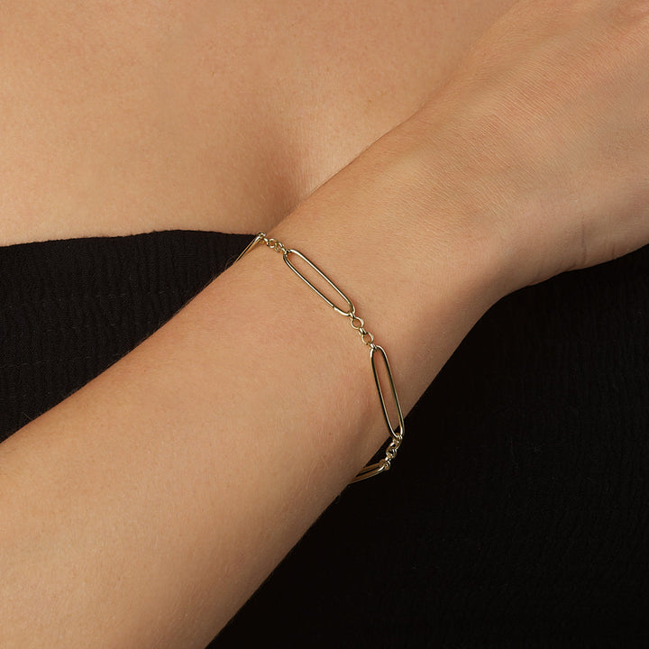 Wire Paperclip Chain Bracelet in Gold