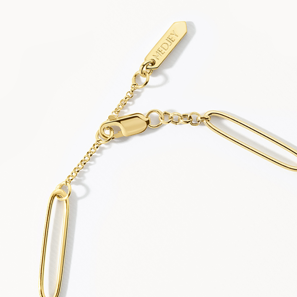 Medley Bangle/Bracelet Wire Paperclip Chain Bracelet in Gold